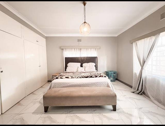 3 BEDROOM HOUSE FOR SALE IN BEZUIDENHOUT VALLEY